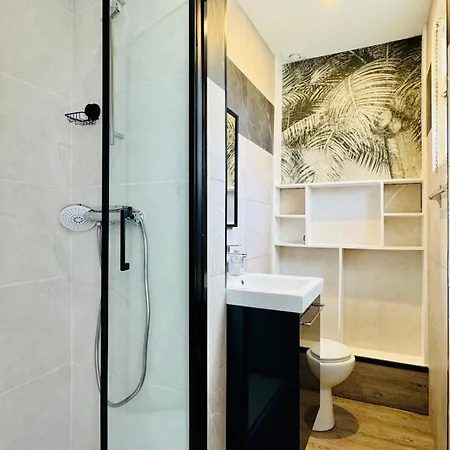 Sunset Centre Apartment *